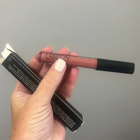LARITZY cosmetics LONG LASTING LIQUID LIPSTICK - CRUSH - Picture 4 of 4